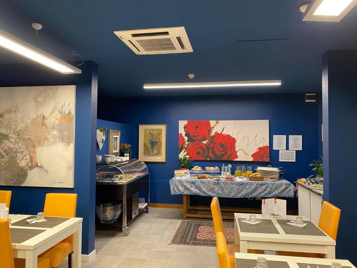 Albergo Residenza Al Teatro อูดิเน ภายนอก รูปภาพ